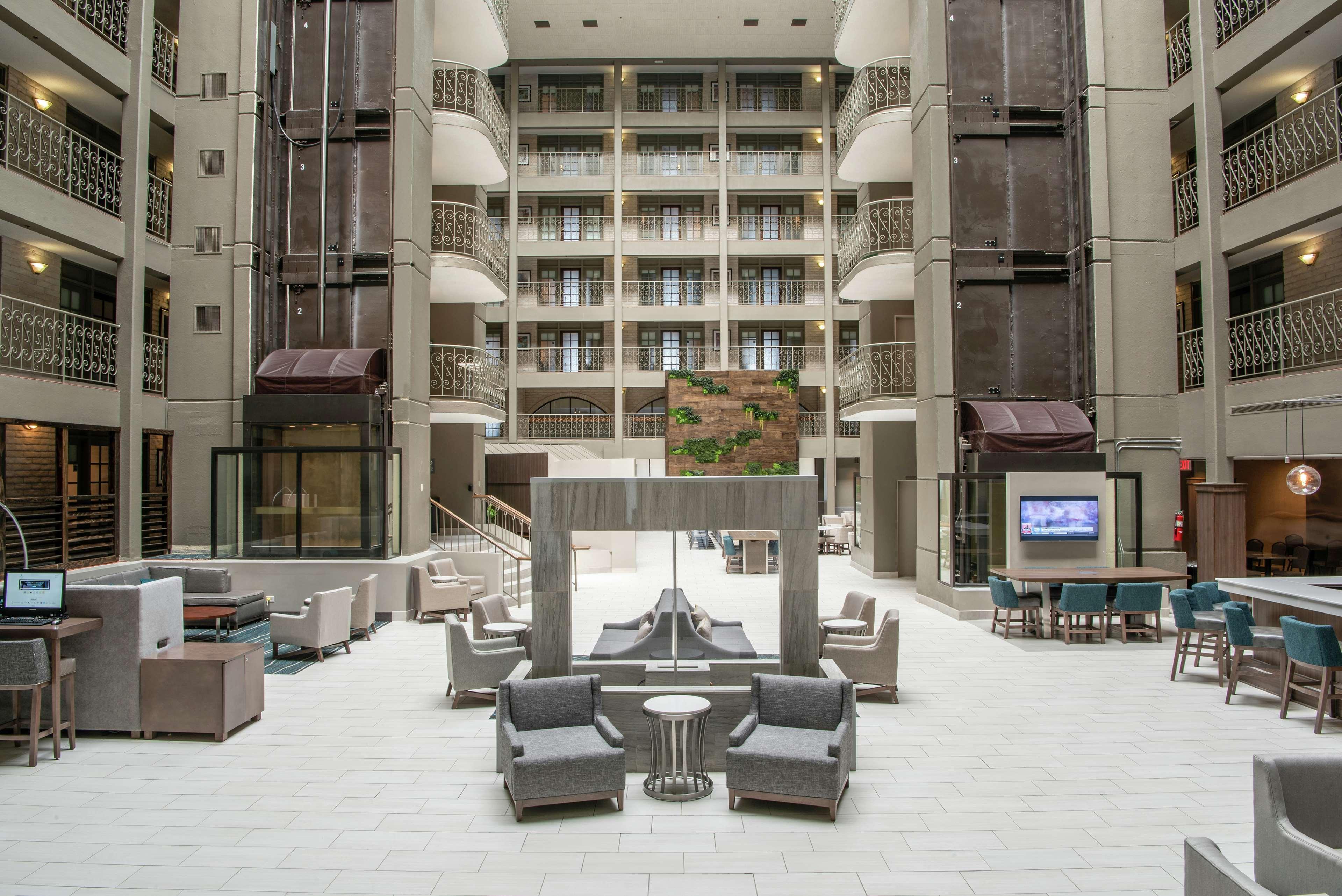 Embassy Suites By Hilton Chicago Schaumburg Woodfield Exteriör bild