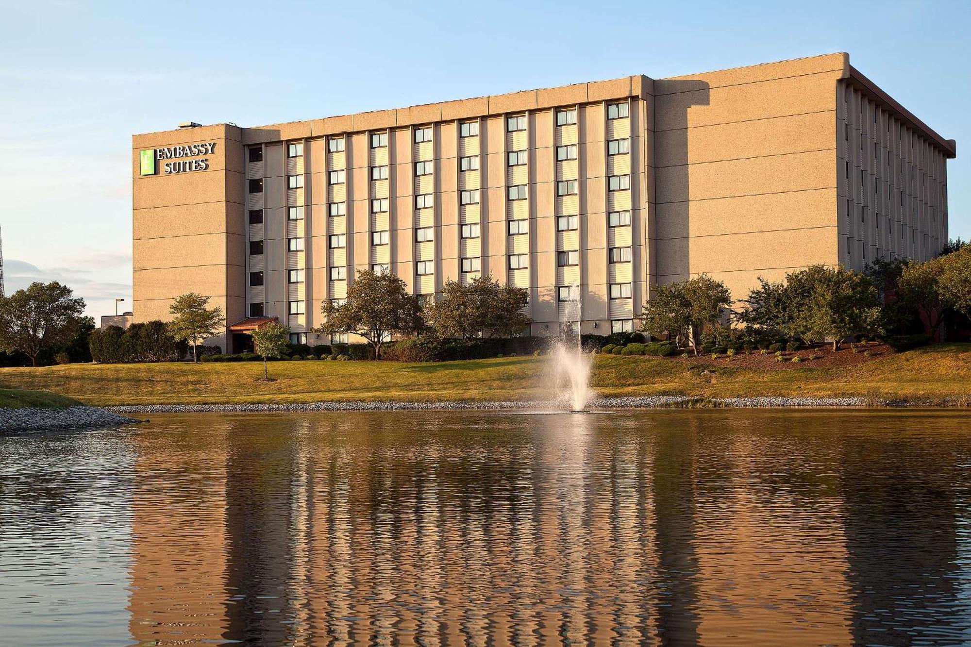 Embassy Suites By Hilton Chicago Schaumburg Woodfield Exteriör bild