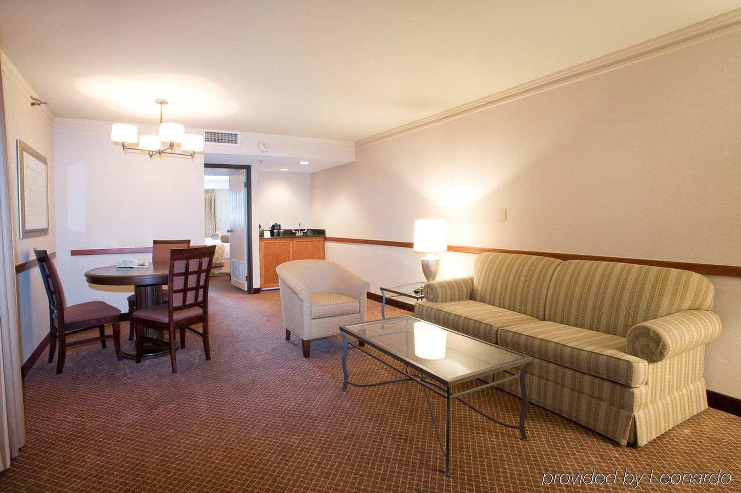 Embassy Suites By Hilton Chicago Schaumburg Woodfield Exteriör bild