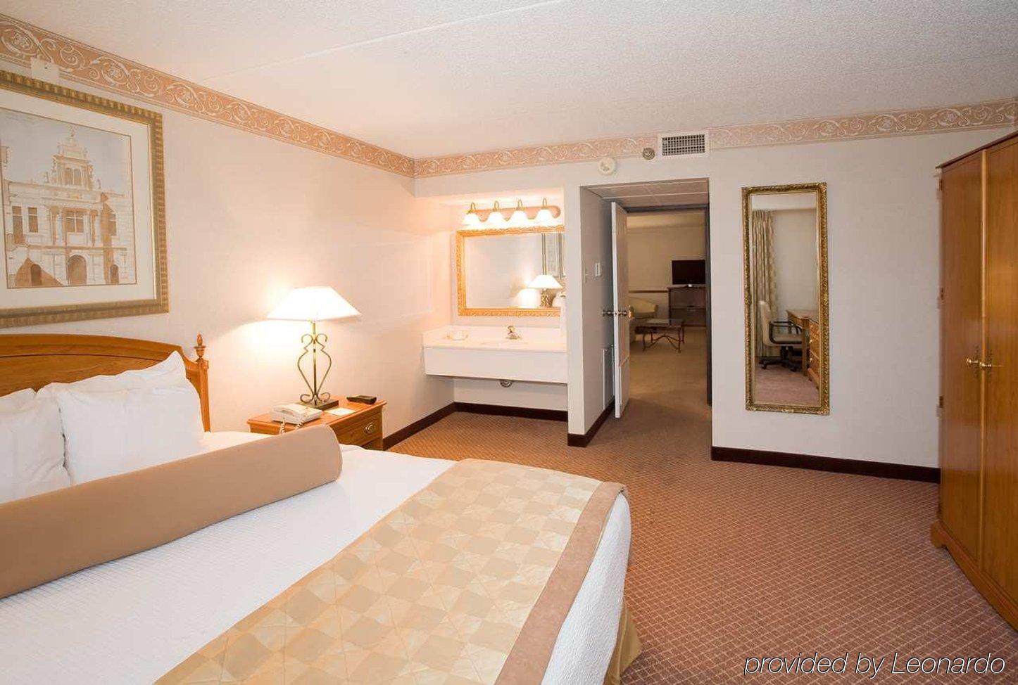 Embassy Suites By Hilton Chicago Schaumburg Woodfield Rum bild