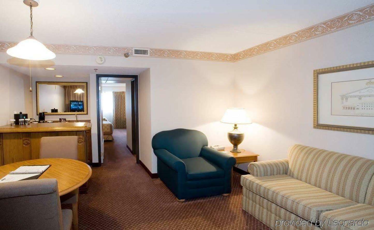 Embassy Suites By Hilton Chicago Schaumburg Woodfield Exteriör bild